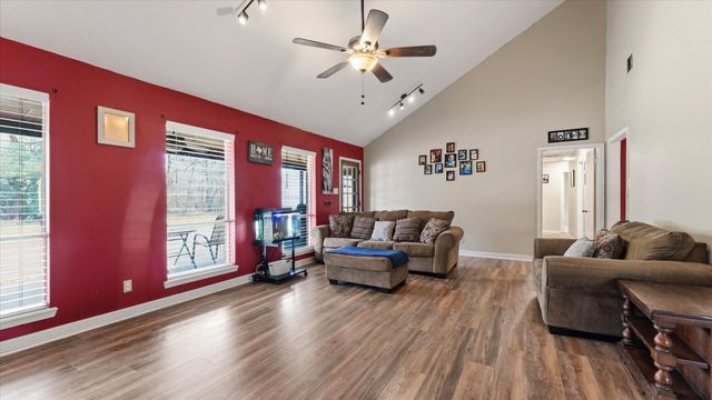 315 Tanner Avenue, Cleveland, TX 77327