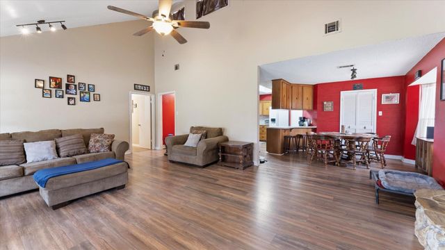 315 Tanner Avenue, Cleveland, TX 77327