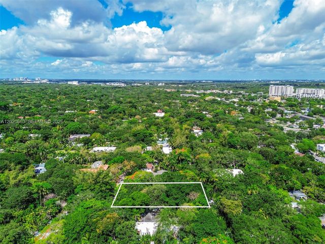 3595 Avocado Ave, Miami, FL 33133