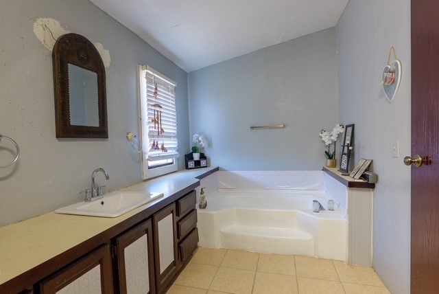 730 County Road 3708, Wills Point, TX 75169