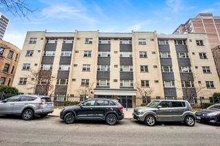 3161 N Cambridge Avenue 402, Chicago, IL 60657