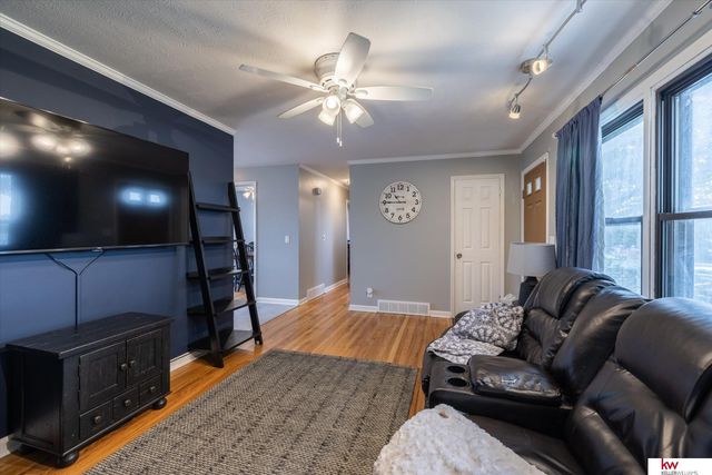 6710 Hartman Avenue, Omaha, NE 68104