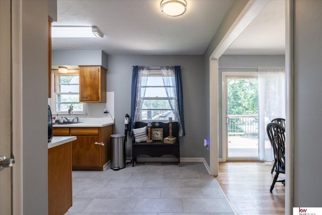 6710 Hartman Avenue, Omaha, NE 68104