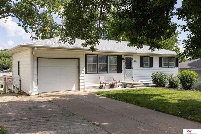 6710 Hartman Avenue, Omaha, NE 68104