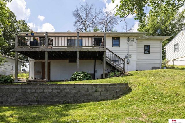 6710 Hartman Avenue, Omaha, NE 68104