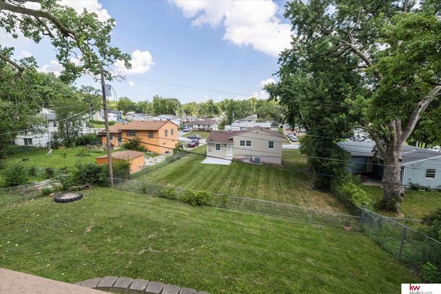 6710 Hartman Avenue, Omaha, NE 68104