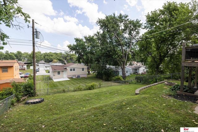 6710 Hartman Avenue, Omaha, NE 68104