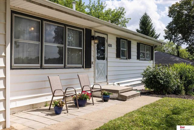 6710 Hartman Avenue, Omaha, NE 68104