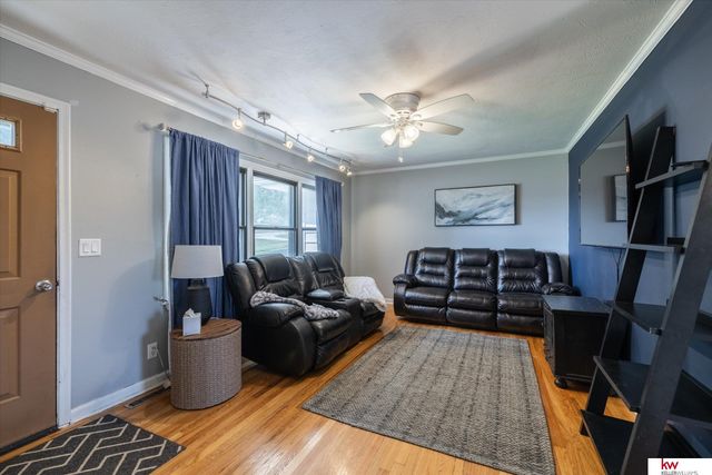 6710 Hartman Avenue, Omaha, NE 68104