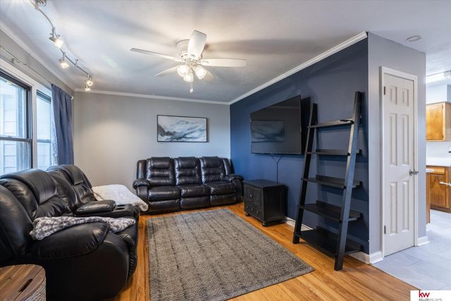 6710 Hartman Avenue, Omaha, NE 68104