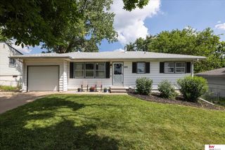 6710 Hartman Avenue, Omaha, NE 68104