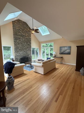 1583 KESWICK PL, Annapolis, MD 21401