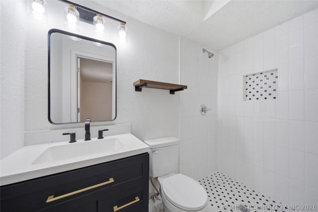 1188 E 143rd Street, Glenpool, OK 74033