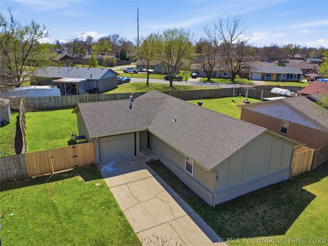1188 E 143rd Street, Glenpool, OK 74033