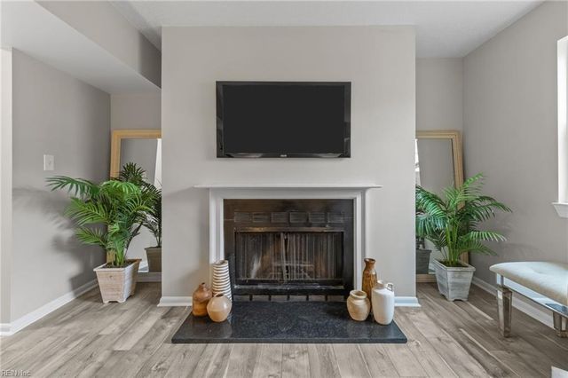 12734 Woodside LN, Newport News, VA 23602