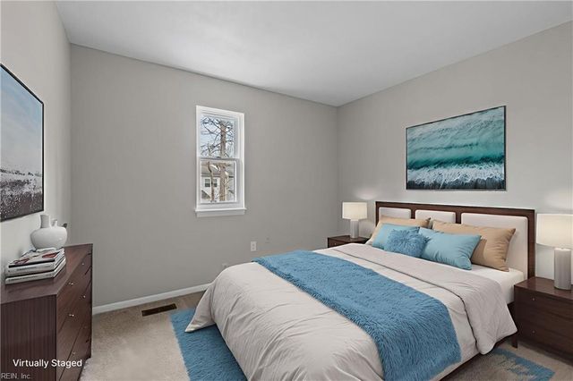 12734 Woodside LN, Newport News, VA 23602