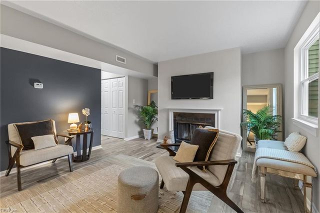 12734 Woodside LN, Newport News, VA 23602