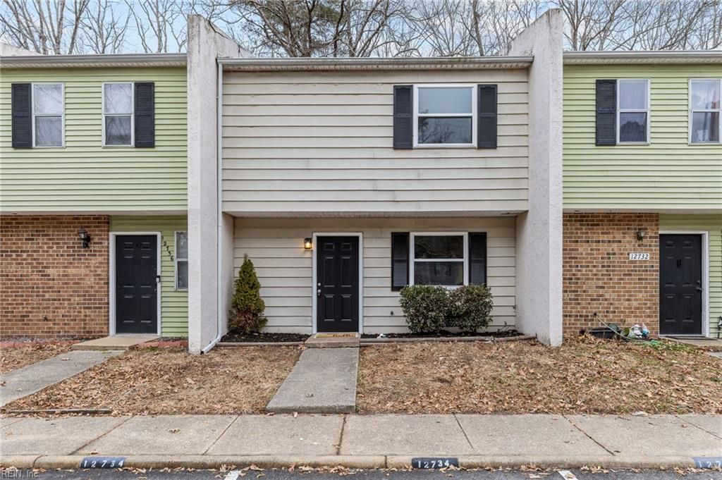 12734 Woodside LN, Newport News, VA 23602