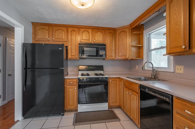 3 Appaloosa Place, Nashua, NH 03062