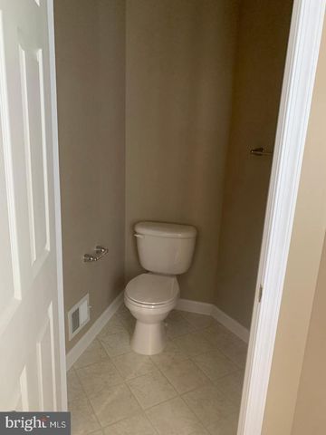 54 BRANDENBURG DR, Falling Waters, WV 25419