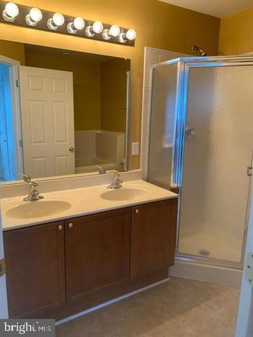 54 BRANDENBURG DR, Falling Waters, WV 25419