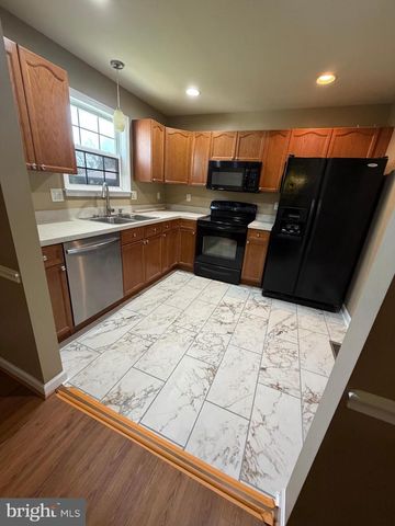 54 BRANDENBURG DR, Falling Waters, WV 25419