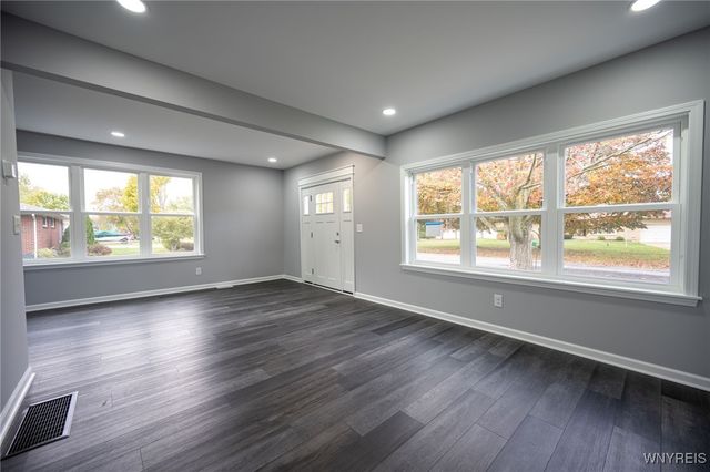 5683 Dover Road, Hamburg, NY 14085