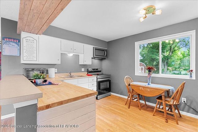 921 E Columbia Street, Mason, MI 48854