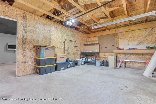 921 E Columbia Street, Mason, MI 48854
