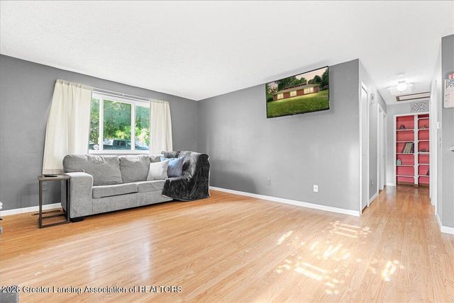 921 E Columbia Street, Mason, MI 48854