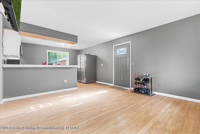 921 E Columbia Street, Mason, MI 48854