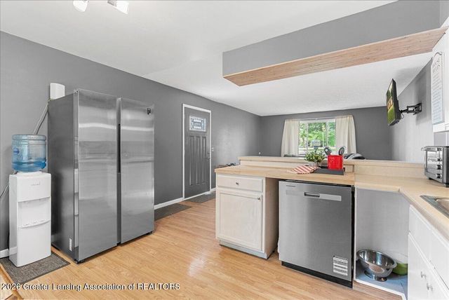 921 E Columbia Street, Mason, MI 48854