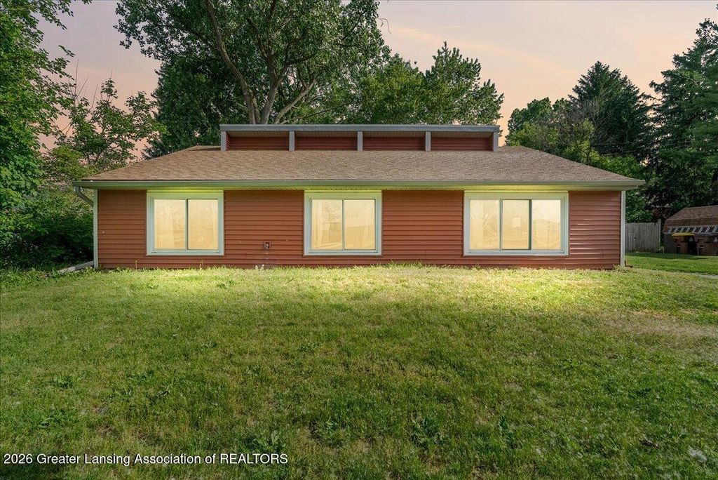 921 E Columbia Street, Mason, MI 48854