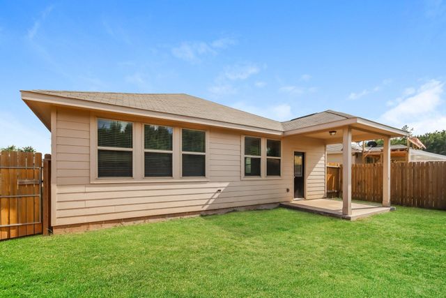 26 Road 5102f, Cleveland, TX 77327