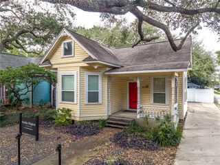 315 W 9th Street, Houston, TX 77007