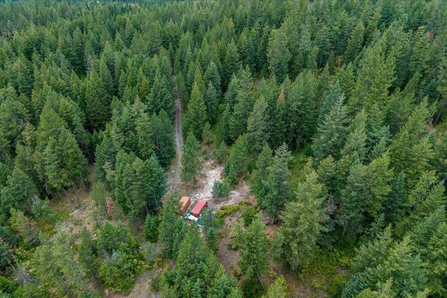 28420 N Thunderhill Ln, Chattaroy, WA 99003