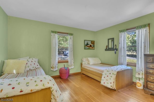 22 Ithanell Rd, Hopatcong Boro, NJ 07843