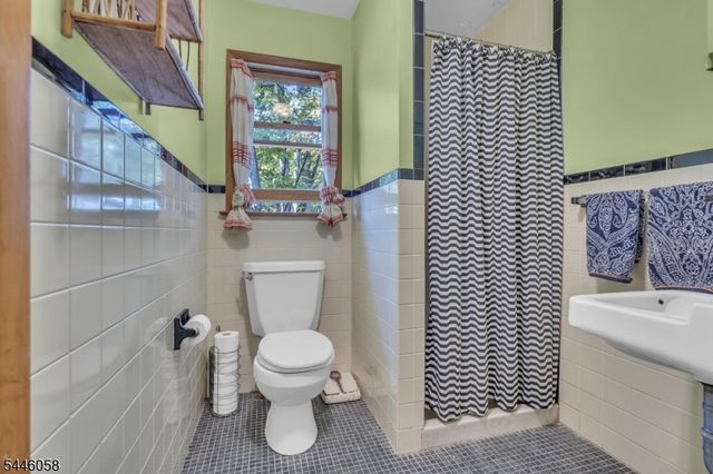 22 Ithanell Rd, Hopatcong Boro, NJ 07843