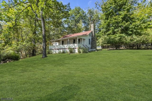 22 Ithanell Rd, Hopatcong Boro, NJ 07843