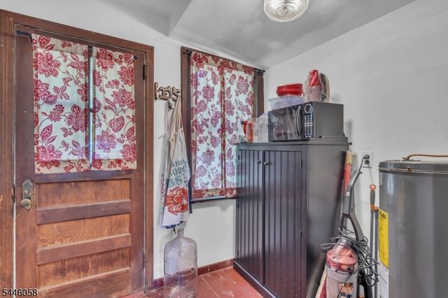 22 Ithanell Rd, Hopatcong Boro, NJ 07843