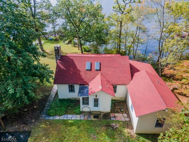 22 Ithanell Rd, Hopatcong Boro, NJ 07843