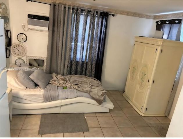 117 Curtiss Pkwy 3, Miami Springs, FL 33166