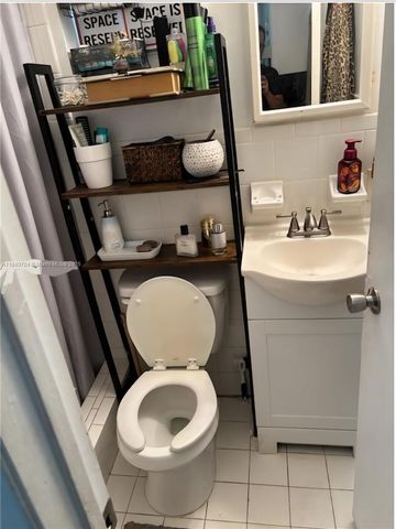 117 Curtiss Pkwy 3, Miami Springs, FL 33166