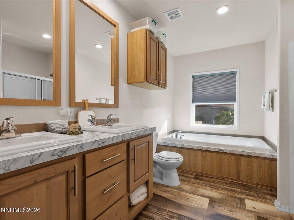 Image 28 of property listing at 4555 Amy Road, Reno, NV 89510