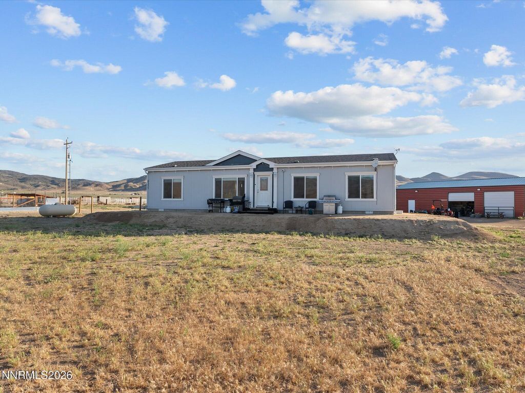 Image 3 of property listing at 4555 Amy Road, Reno, NV 89510