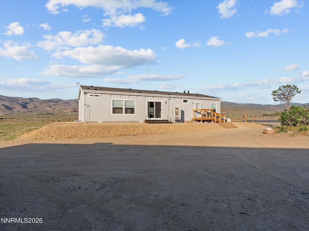 Image 4 of property listing at 4555 Amy Road, Reno, NV 89510