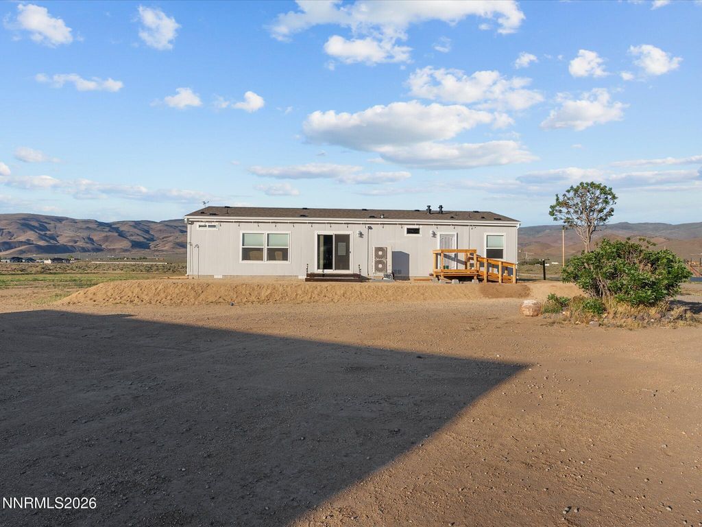 Image 5 of property listing at 4555 Amy Road, Reno, NV 89510