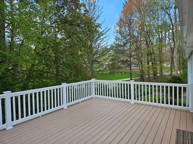135 Walker Pond Rd, Sturbridge, MA 01566