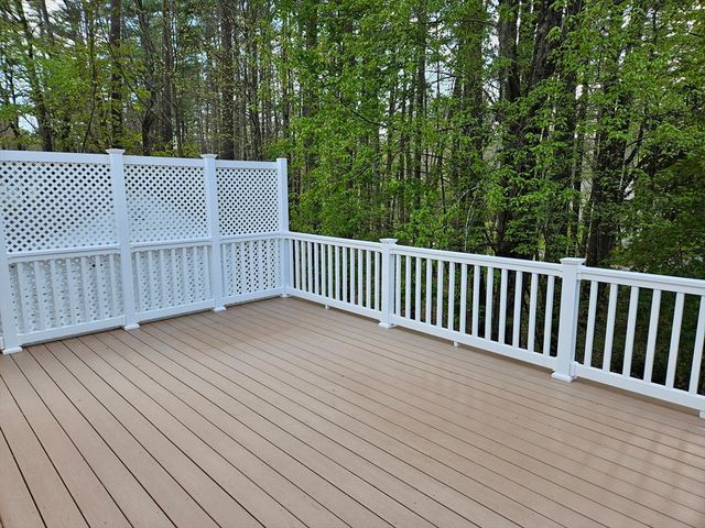 135 Walker Pond Rd, Sturbridge, MA 01566