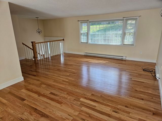 135 Walker Pond Rd, Sturbridge, MA 01566